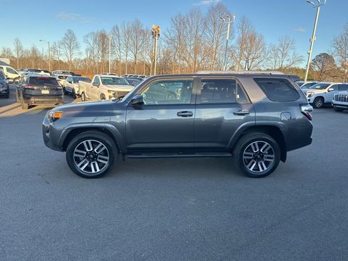 Used 2017 Toyota 4Runner SR5 image 2