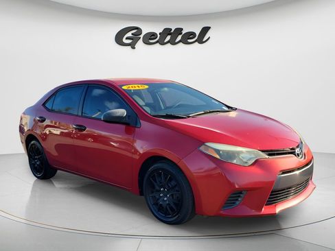 Used 2015 Toyota Corolla LE image 2