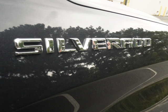 Used 2022 Chevrolet Silverado 1500 LT AWD/4WD image 39