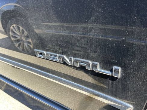 Used 2019 GMC Yukon Denali w/ Denali Ultimate Package AWD/4WD image 12