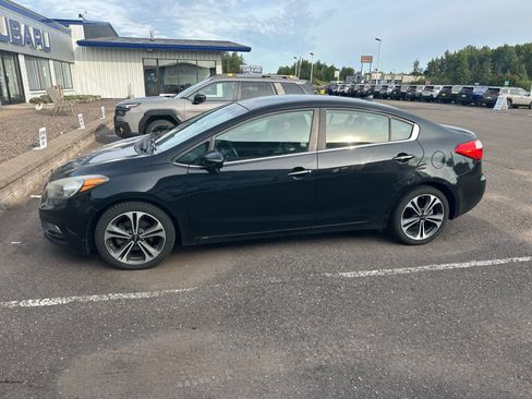 Used 2015 Kia Forte EX w/ UVO Package W/17" Alloys FWD image 2