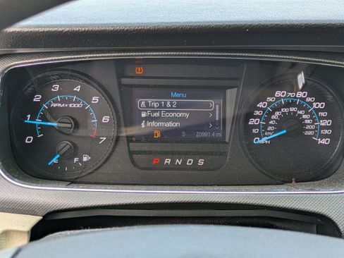 Used 2017 Ford Taurus SE FWD image 24