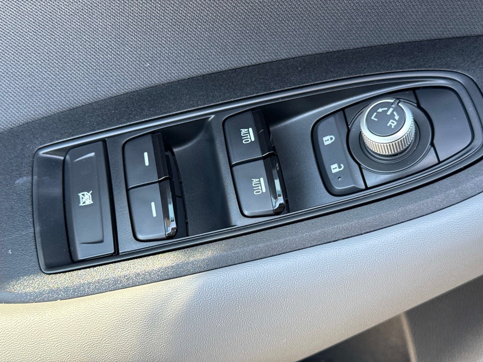 Used 2024 Subaru Outback Premium AWD/4WD image 22