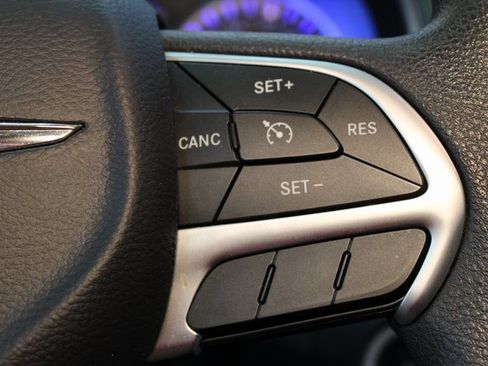 Used 2015 Chrysler 200 LX image 20