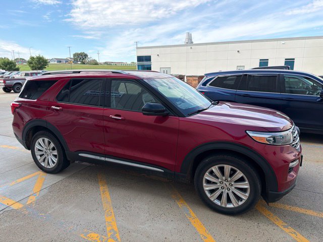Certified 2022 Ford Explorer Limited w/ Equipment Group 301A AWD/4WD image 2