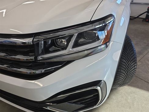 Used 2022 Volkswagen Atlas Cross Sport SEL Premium R-Line image 25