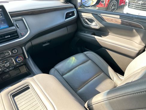 Used 2022 Chevrolet Tahoe Z71 w/ Off-Road Capability Package image 15