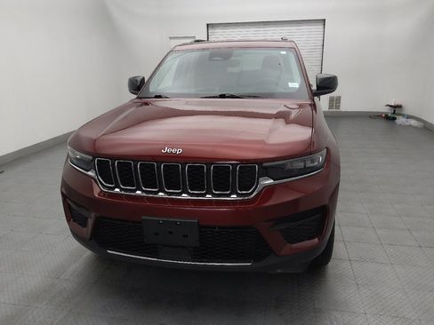 Used 2023 Jeep Grand Cherokee Laredo AWD/4WD image 15