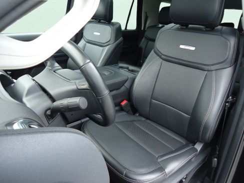 Used 2025 Ford Expedition Max Platinum AWD/4WD image 26