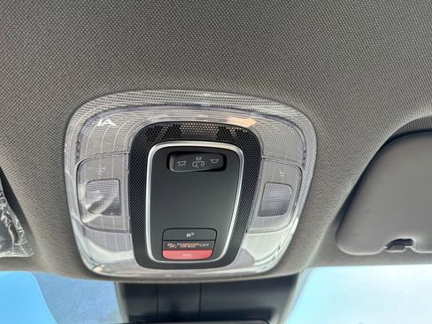 New 2025 Hyundai Elantra SEL image 18