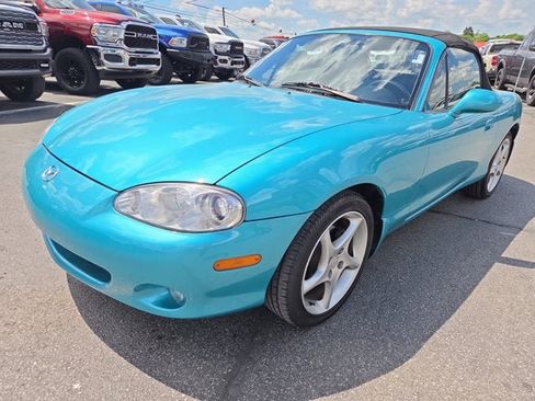 Used 2003 MAZDA MX-5 Miata RWD image 2