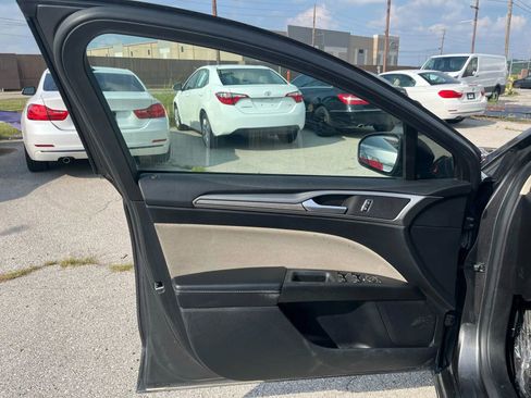 Used 2019 Ford Fusion S image 9