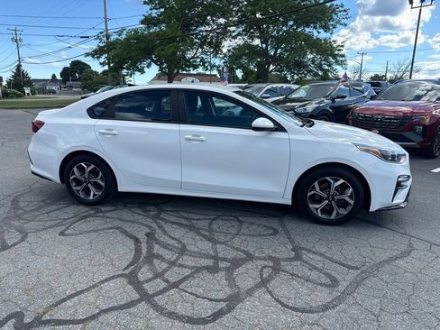 Used 2020 Kia Forte LXS FWD image 4