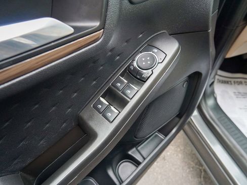 Used 2020 Ford Escape Titanium AWD/4WD image 18