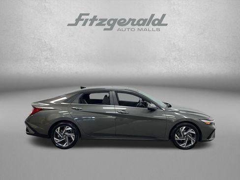 Used 2024 Hyundai Elantra SEL w/ Convenience Package FWD image 8