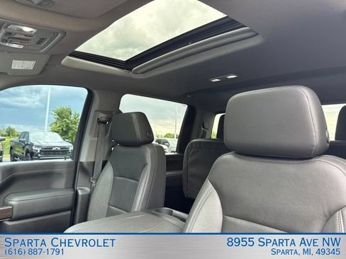 Used 2023 GMC Sierra 2500 SLT w/ SLT Premium Package AWD/4WD image 32