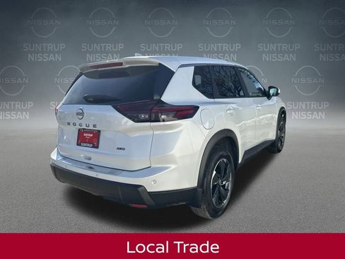 Certified 2025 Nissan Rogue SV image 7