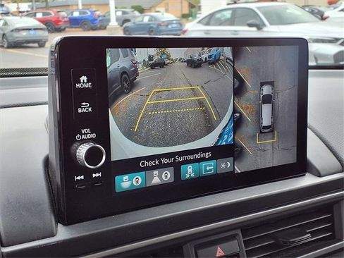 Certified 2025 Honda Pilot Black Edition image 18