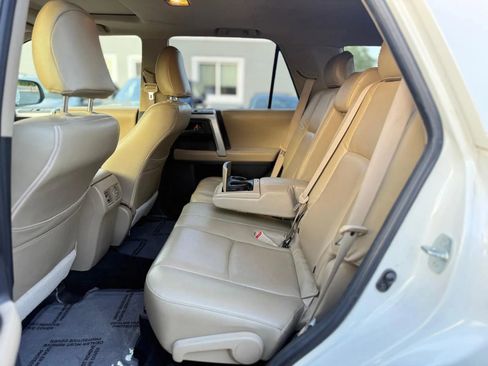 Used 2013 Toyota 4Runner SR5 w/ Convenience Pkg AWD/4WD image 10