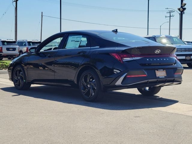 New 2026 Hyundai Elantra SEL Sport Premium FWD image 3