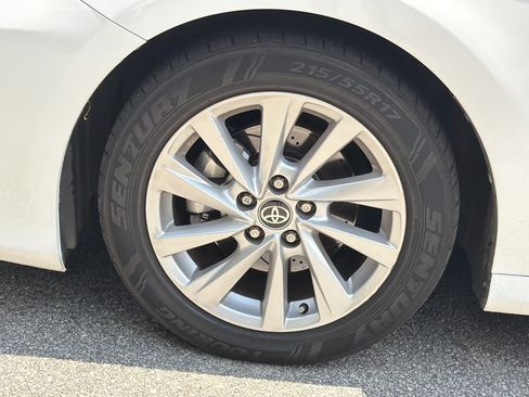 Used 2024 Toyota Camry LE FWD image 29