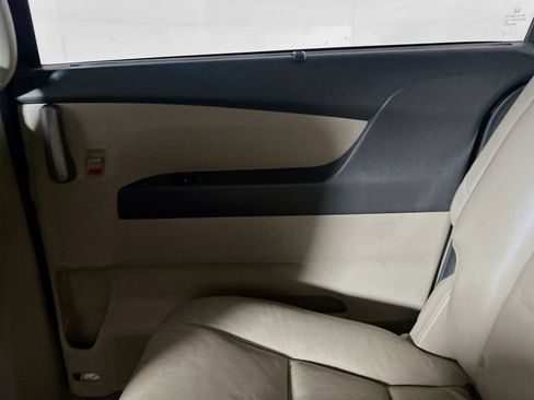 Used 2013 Honda Odyssey Touring image 25