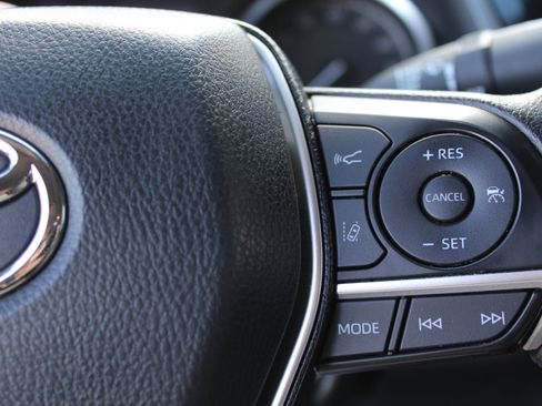 Used 2023 Toyota Camry LE image 18