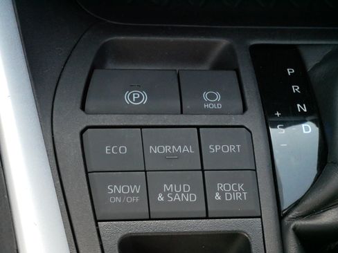 Certified 2025 Toyota RAV4 XLE AWD/4WD image 29
