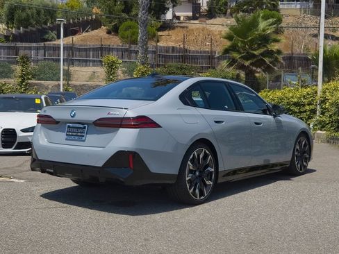 New 2026 BMW i5 AWD/4WD image 17