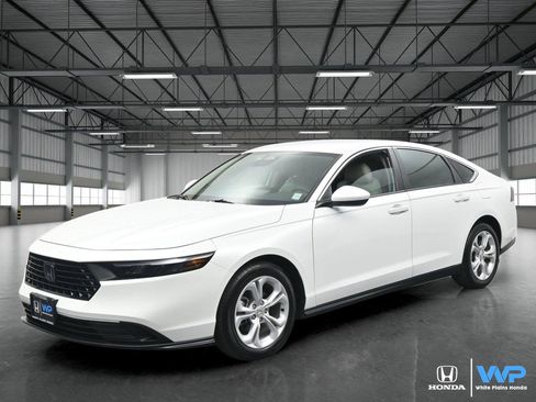 Certified 2025 Honda Accord LX image 1