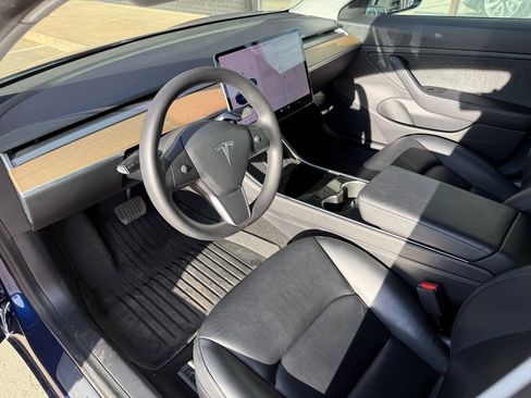 Used 2020 Tesla Model 3 Long Range image 3