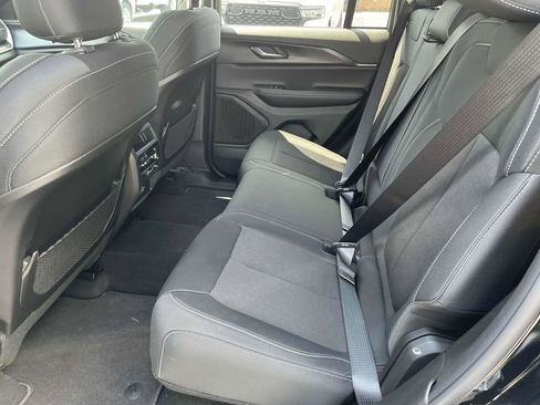 New 2025 Jeep Grand Cherokee Laredo image 27