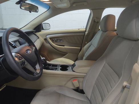 Used 2017 Ford Taurus SE FWD image 17