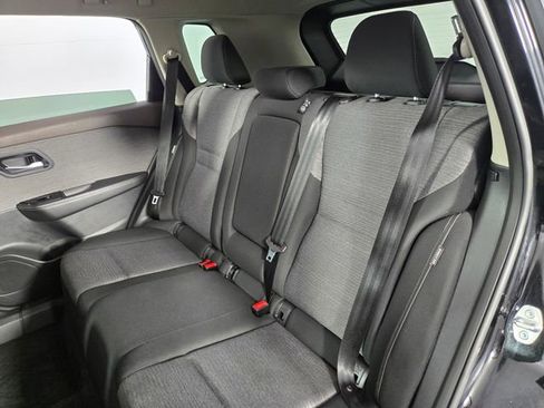 Used 2023 Nissan Rogue SV image 16