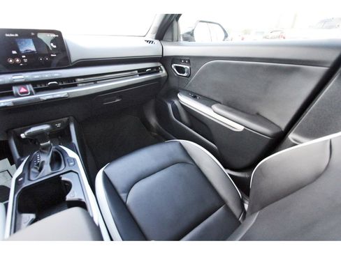 Used 2025 Kia K4 GT-Line w/ GT-Line Premium Package image 12