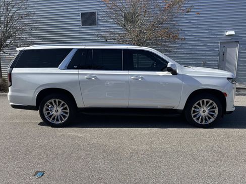 Used 2021 Cadillac Escalade ESV Premium Luxury w/ Driver Assist Tech Package image 5