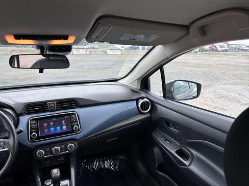 Used 2025 Nissan Versa SV FWD image 30