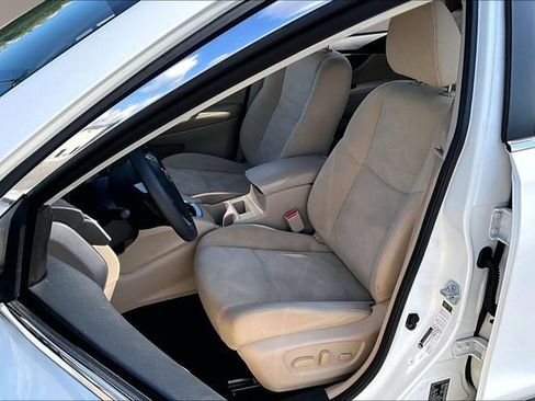 Used 2016 Nissan Rogue SV FWD image 19