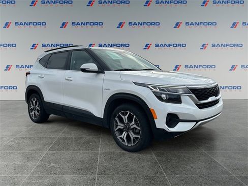 Used 2022 Kia Seltos EX image 7