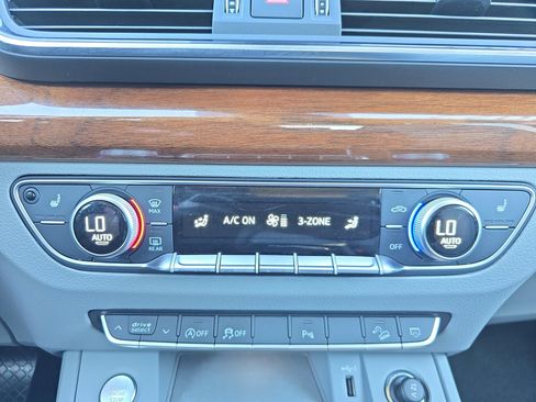 Used 2022 Audi Q5 2.0T Premium w/ Convenience Package image 19