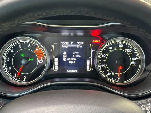 Used 2019 Jeep Cherokee Latitude Plus w/ Comfort/Convenience Group image 17