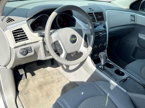 Used 2012 Chevrolet Traverse LS FWD image 2