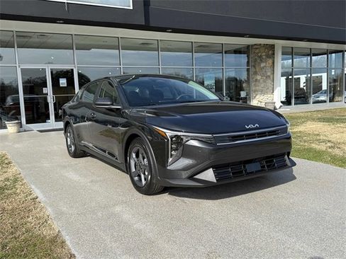 New 2026 Kia K4 LXS image 1