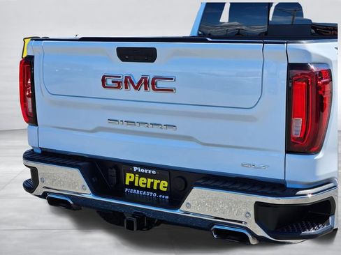 Used 2022 GMC Sierra 1500 SLT w/ SLT Premium Plus Package AWD/4WD image 16