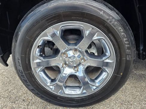 Used 2013 RAM 1500 Laramie w/ Convenience Group AWD/4WD image 9