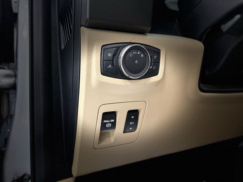 Used 2019 Ford F150 XLT w/ Equipment Group 302A Luxury AWD/4WD image 15