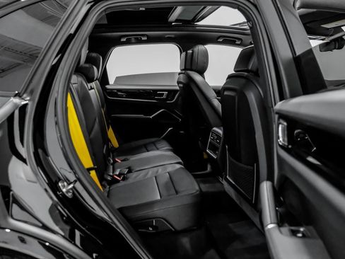 Used 2023 Porsche Cayenne image 42