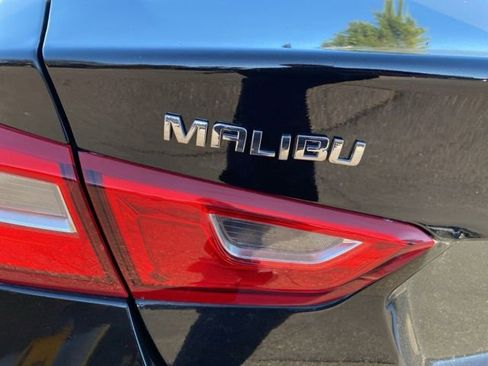 Used 2018 Chevrolet Malibu LT image 14