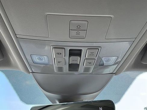 New 2025 Volkswagen Taos SE image 22