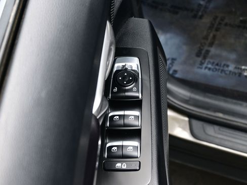 Used 2024 Kia Telluride S image 10